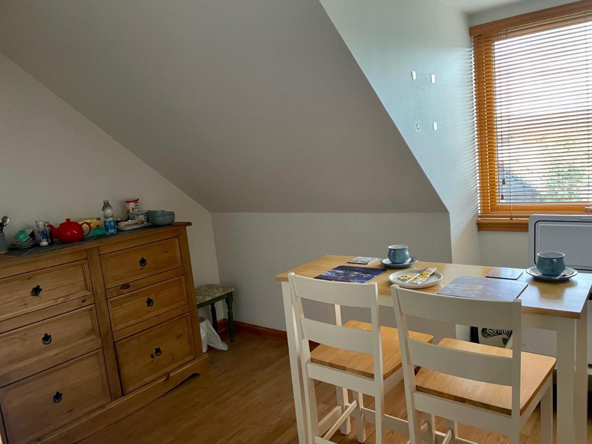 Bed and Breakfast 9 Kirk Road Cromdale Екстер'єр фото
